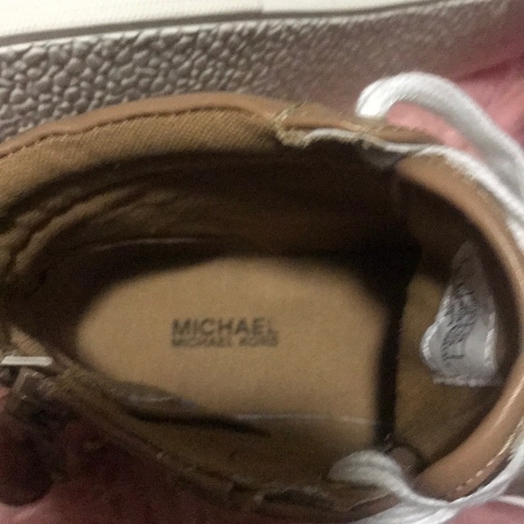 🎉🎈HOST PICK🎉🎈NWOB Michael Kors shoes - Picture 5 of 5